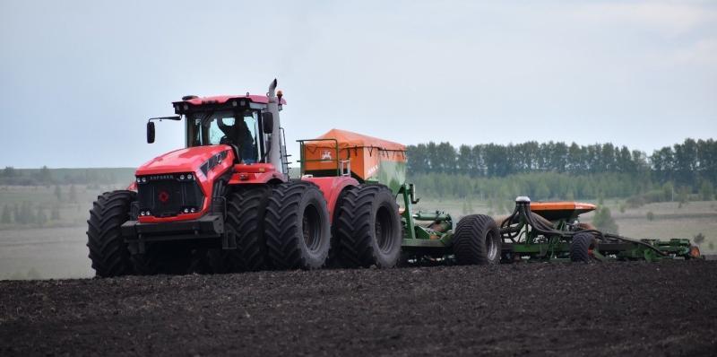 "КИРОВЦУ" ИСПОЛНИЛОСЬ 61