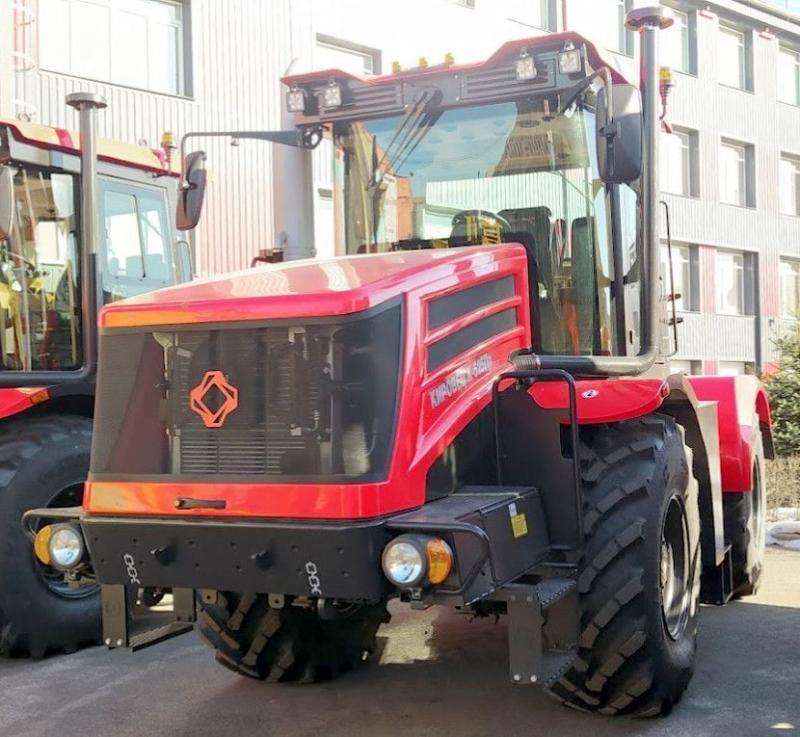 ПЕТЕРБУРГСКИЙ ТРАКТОРНЫЙ ЗАВОД ПРОДОЛЖАЕТ СОВЕРШЕНСТВОВАТЬ СЕРИЙНЫЕ ТРАКТОРЫ КИРОВЕЦ