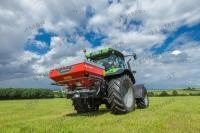 Небольшой и очень компактный разбрасыватель KVERNELAND EXACTA EL